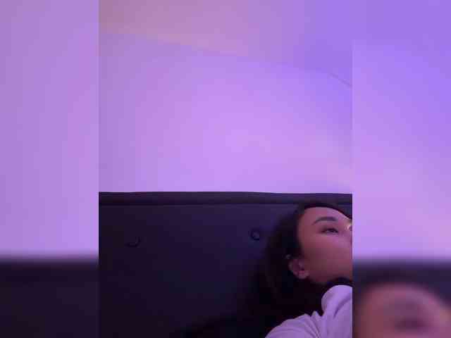 RozyElle webcam