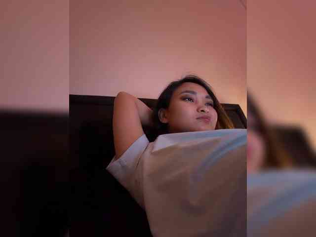 RozyElle webcam