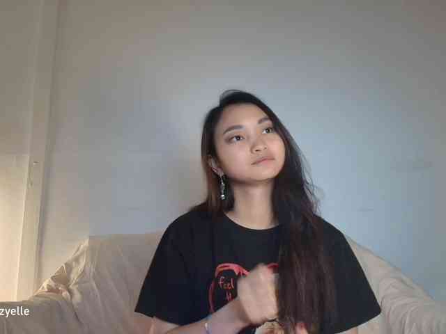RozyElle webcam