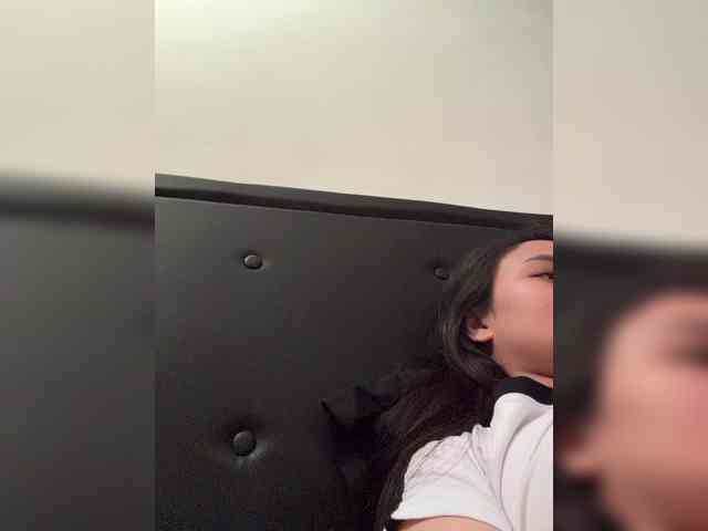 RozyElle webcam