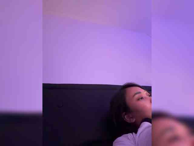 RozyElle webcam