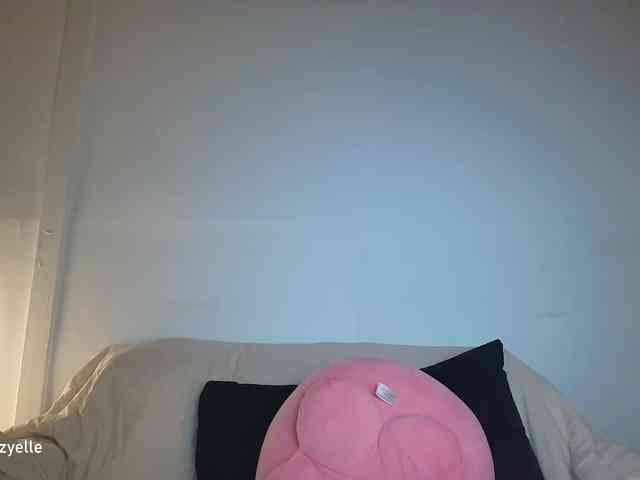 RozyElle webcam