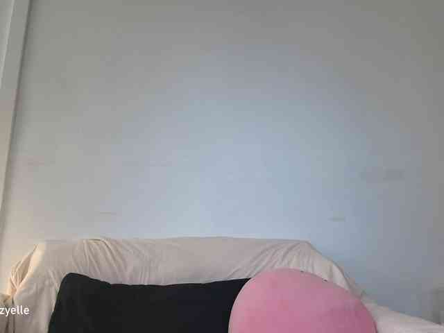 RozyElle webcam