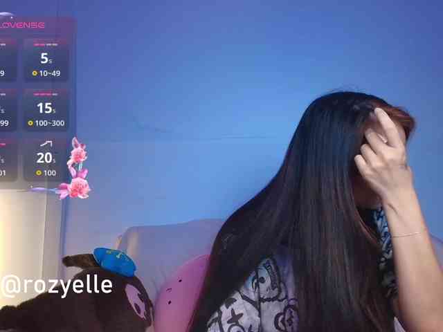 RozyElle webcam