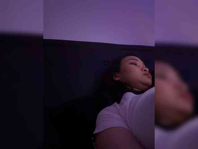 RozyElle webcam