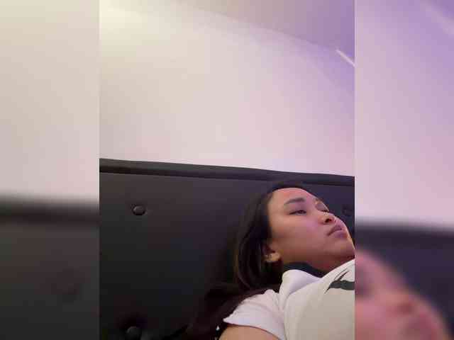 RozyElle webcam