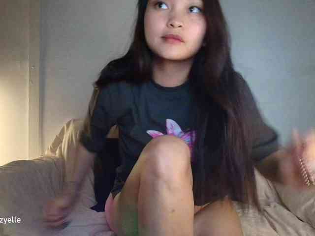 RozyElle webcam