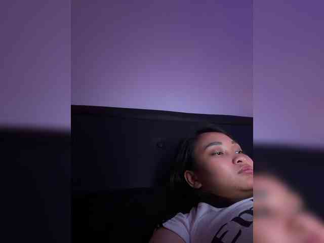 RozyElle webcam