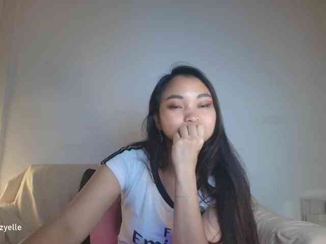 RozyElle webcam