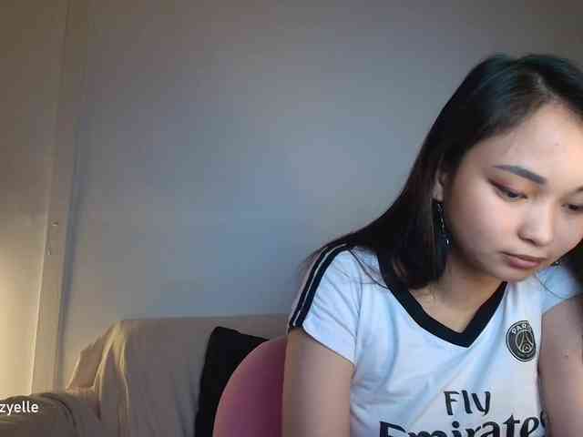RozyElle webcam