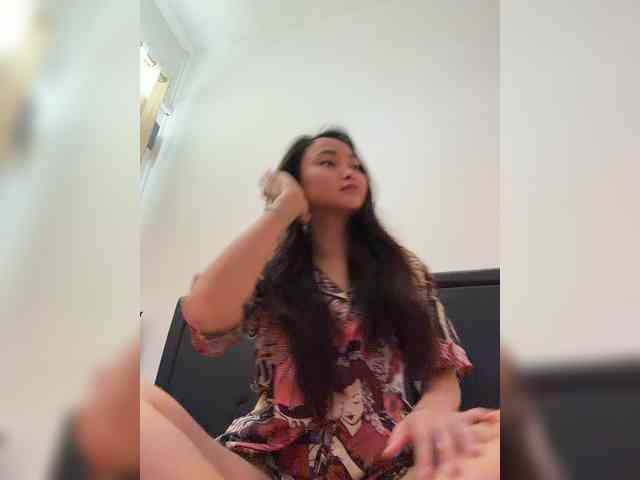 RozyElle webcam