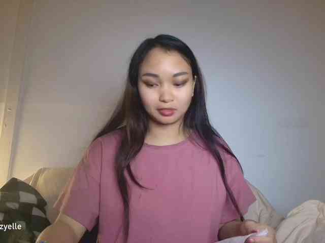 RozyElle webcam