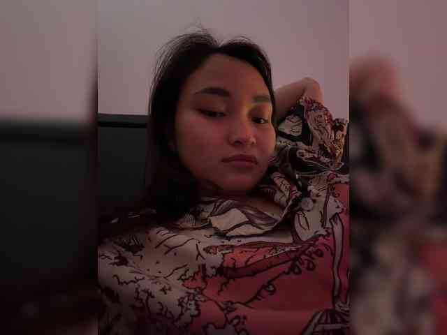 RozyElle webcam