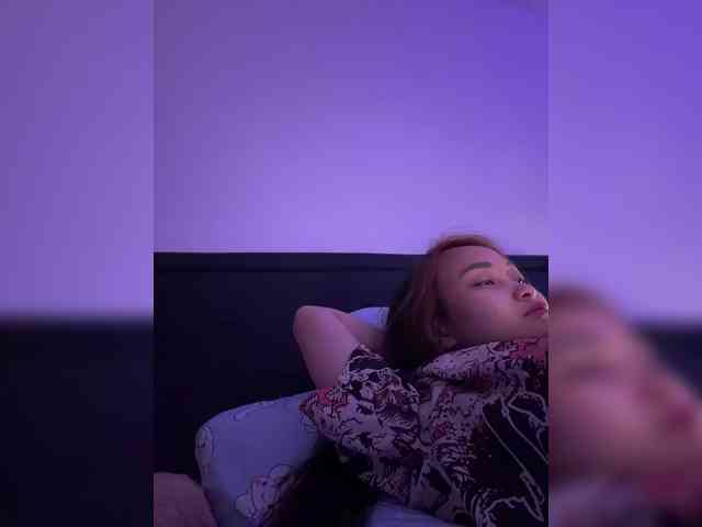 RozyElle webcam