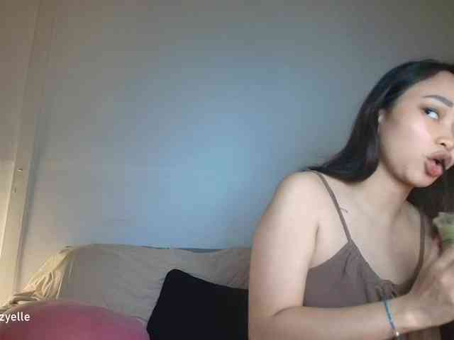 RozyElle webcam