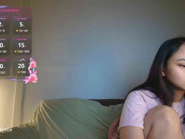 RozyElle webcam