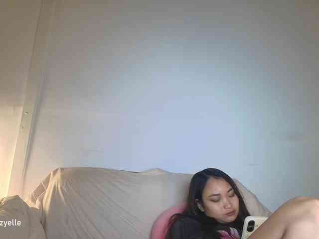 RozyElle webcam