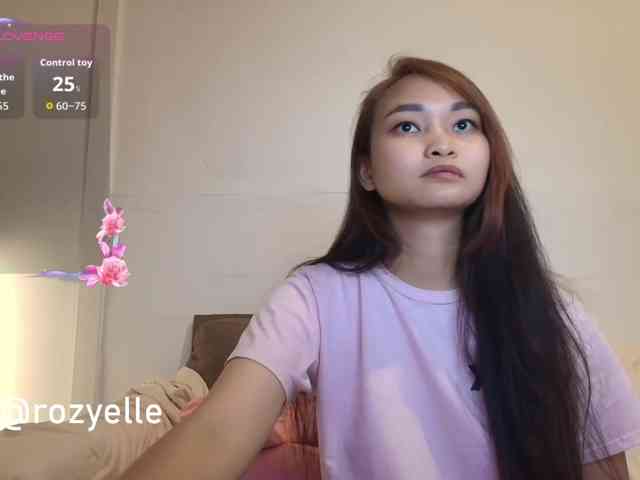 RozyElle webcam
