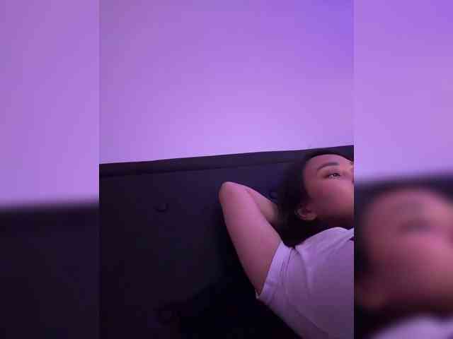 RozyElle webcam