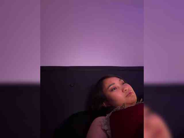 RozyElle webcam