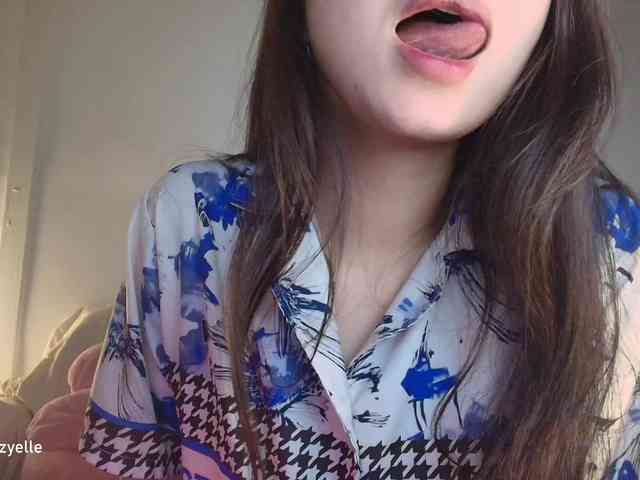 RozyElle webcam