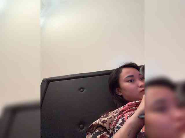 RozyElle webcam