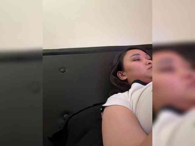 RozyElle webcam