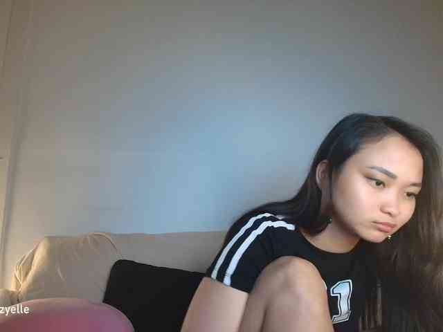 RozyElle webcam