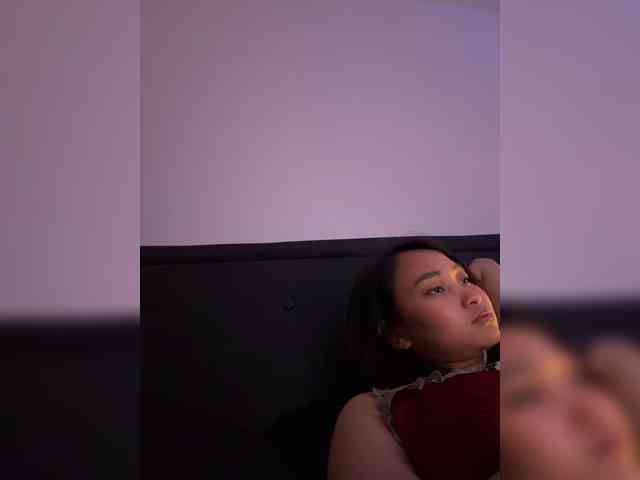 RozyElle webcam
