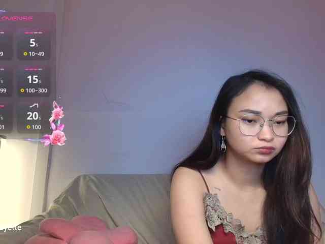 RozyElle webcam