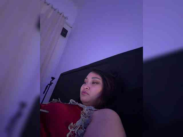 RozyElle webcam