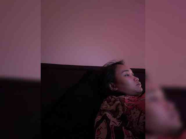 RozyElle webcam