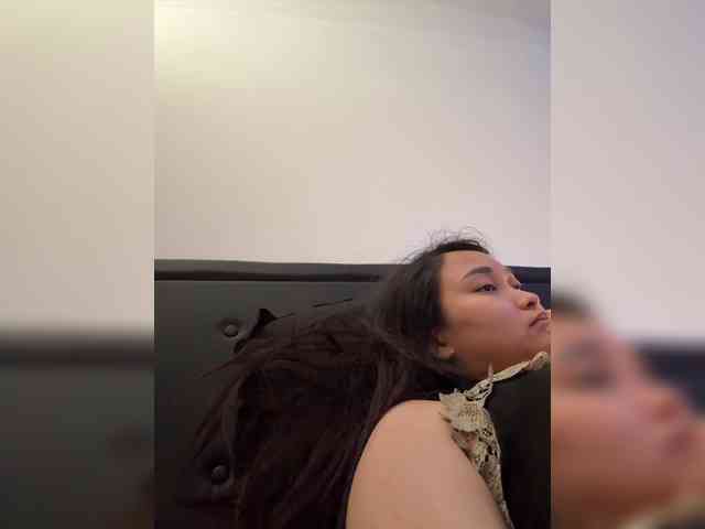 RozyElle webcam