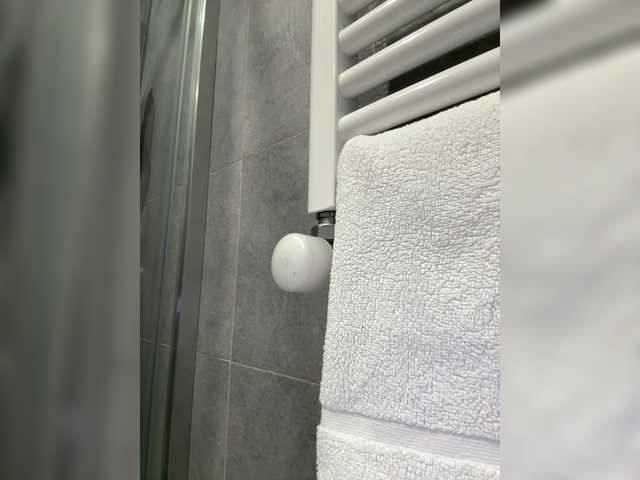 Fari1206's BongaCams show and profile