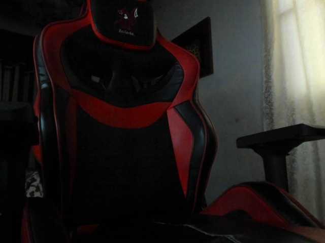 LauuuG live cam on BongaCams
