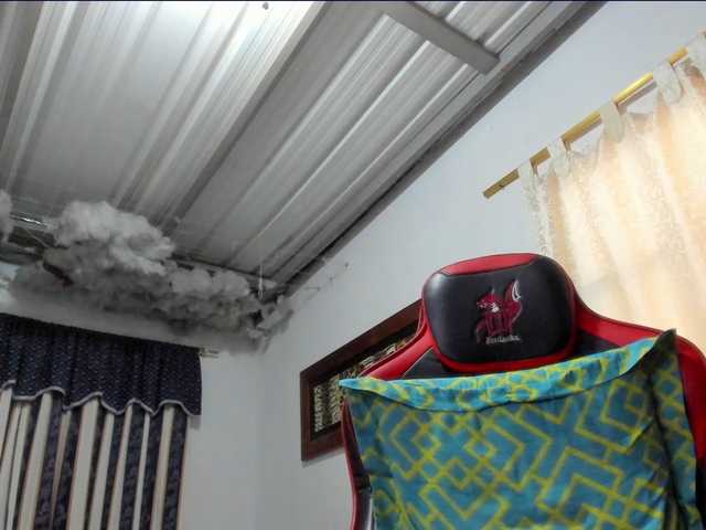 LauuuG live cam on BongaCams