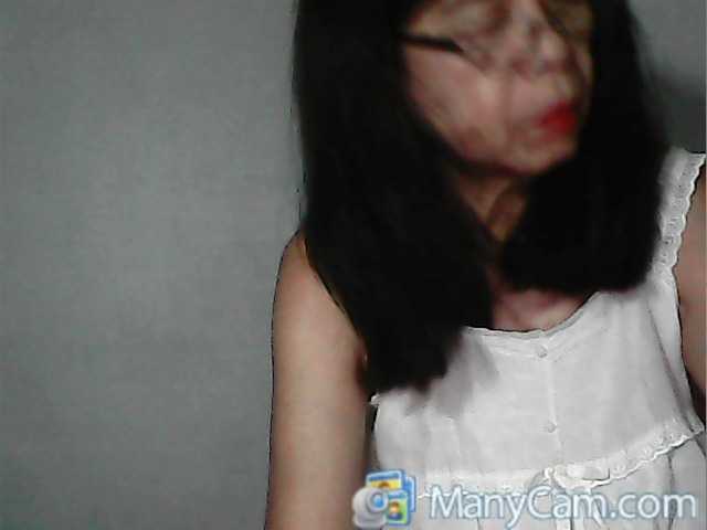 Ellie05 live cam on BongaCams