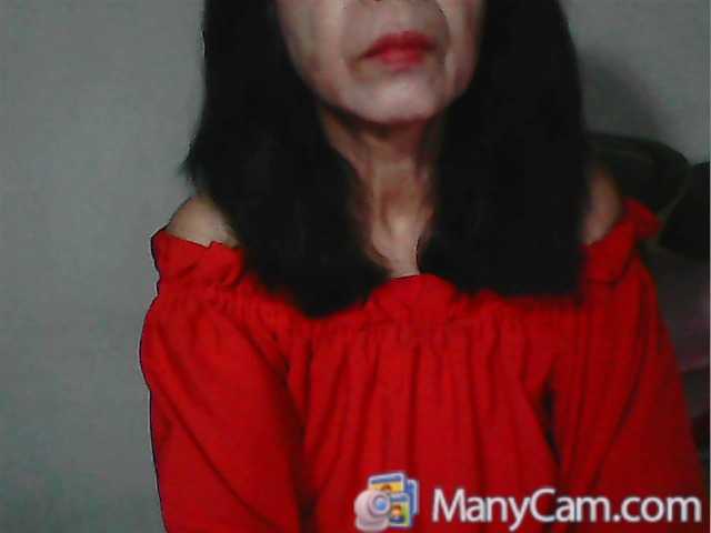Ellie05 live cam on BongaCams