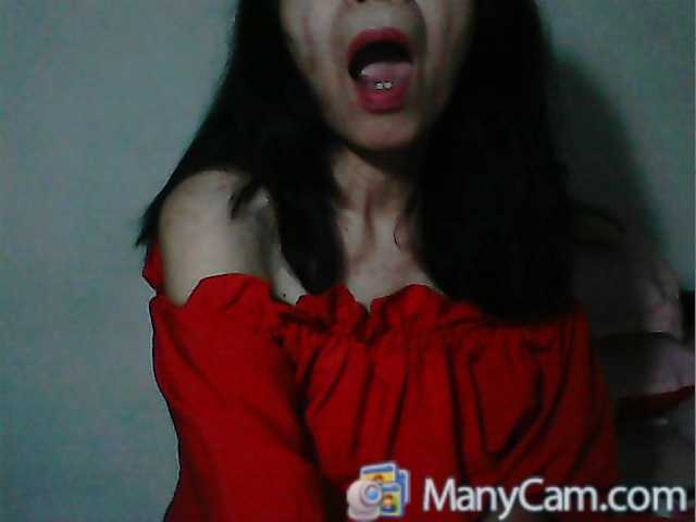 Ellie05 live cam on BongaCams