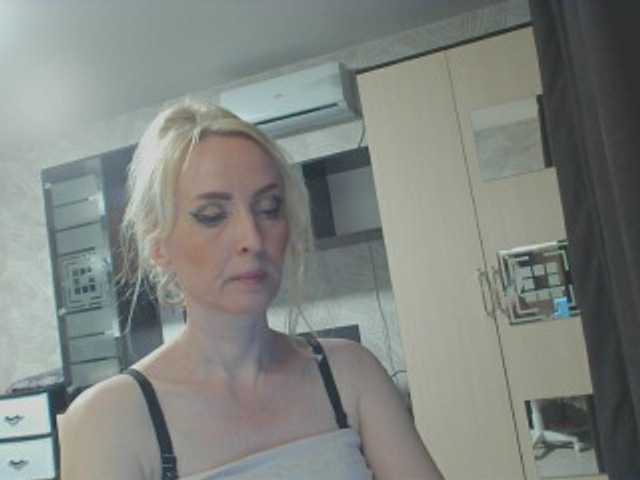 KatrinExcite live cam