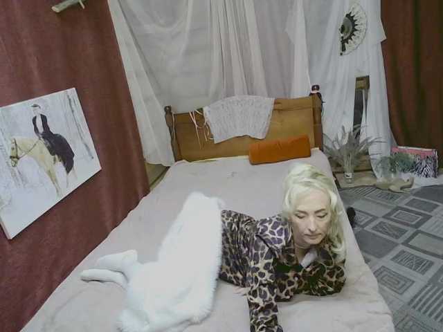KatrinExcite — live female cam