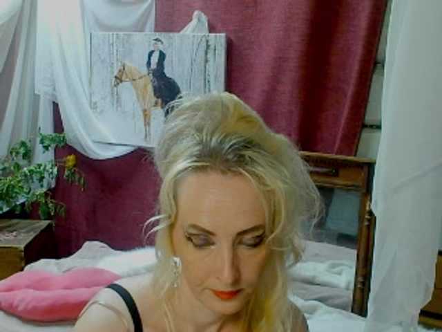 KatrinExcite live webcam show