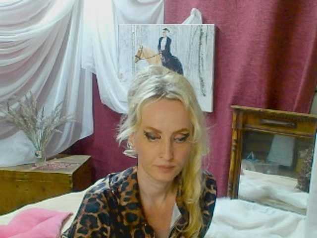 KatrinExcite live webcam show
