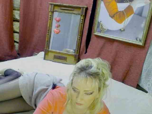 KatrinExcite bongacams