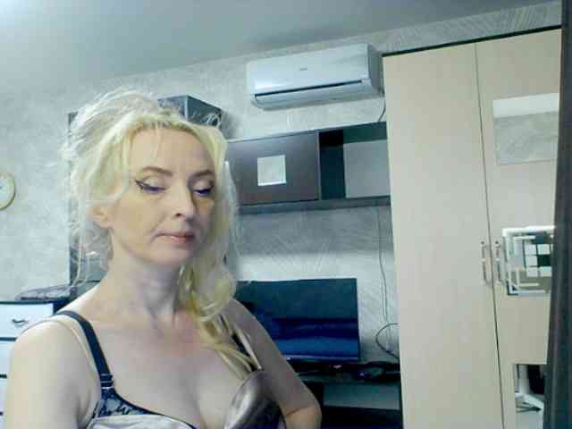 KatrinExcite webcam