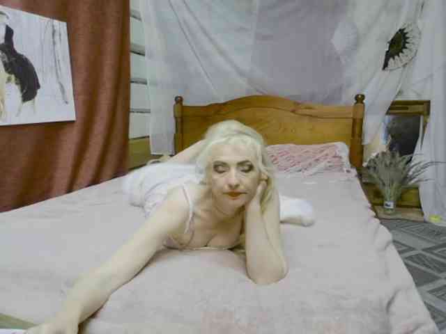 KatrinExcite webcam