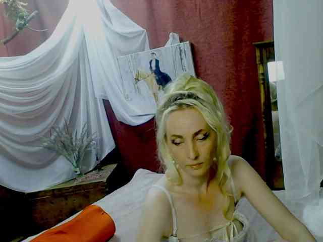 KatrinExcite webcam