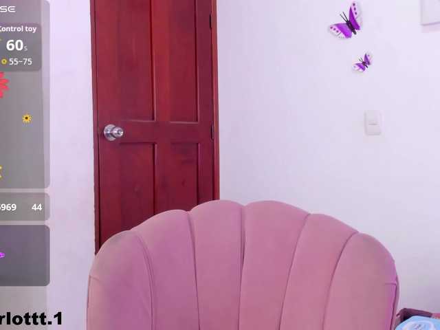 charlotte-250 live cam on BongaCams