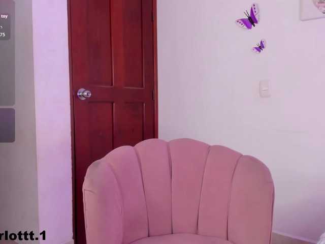 charlotte-250 live cam on BongaCams