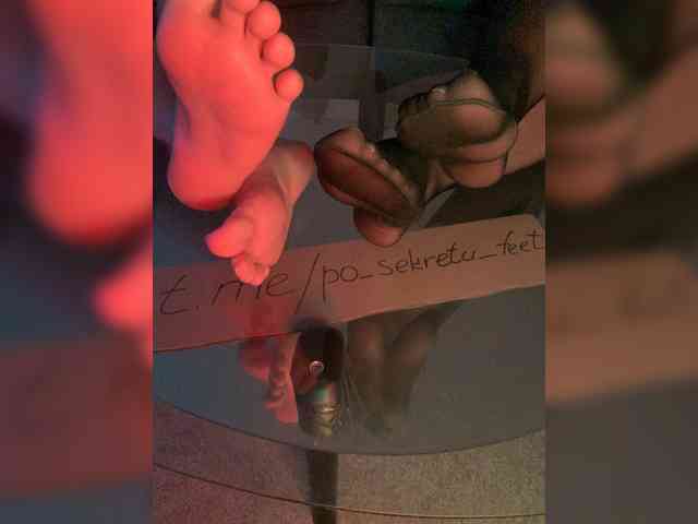 FeetLovers0805 webcam